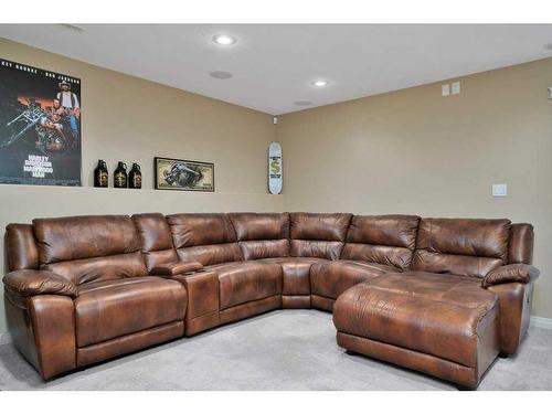 37 Downing Close, Red Deer, AB - Indoor Photo Showing Living Room