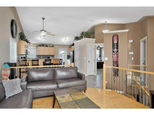 37 Downing Close, Red Deer, AB - Indoor Photo Showing Living Room