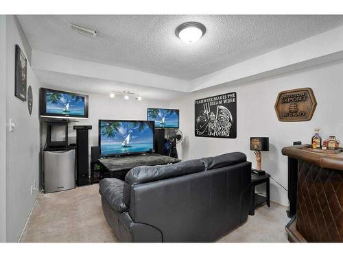 340 Drummond Avenue, Red Deer, AB - Indoor Photo Showing Other Room