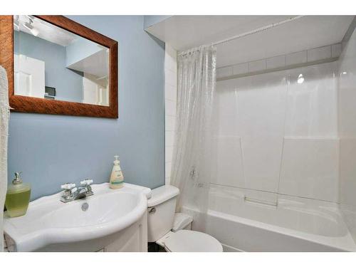 340 Drummond Avenue, Red Deer, AB - Indoor Photo Showing Bathroom