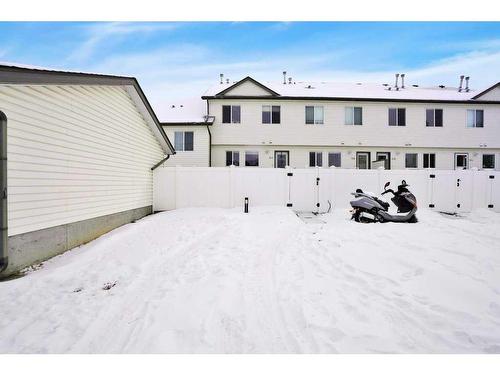 340 Drummond Avenue, Red Deer, AB - Outdoor