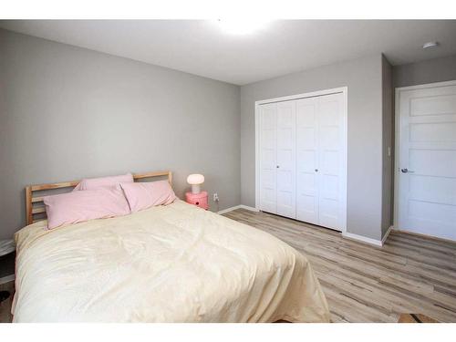 23 Golden Crescent, Red Deer, AB - Indoor Photo Showing Bedroom