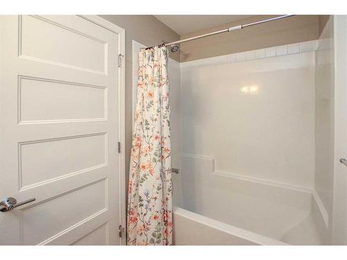 23 Golden Crescent, Red Deer, AB - Indoor Photo Showing Bathroom