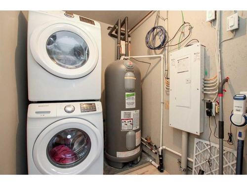 23 Golden Crescent, Red Deer, AB - Indoor Photo Showing Laundry Room