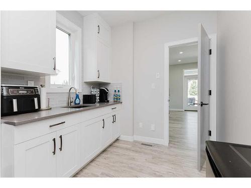 101 Lazaro Close, Red Deer, AB - Indoor Photo Showing Kitchen