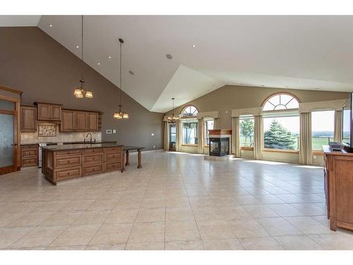 38423 Range Road 282, Rural Red Deer County, AB - Indoor