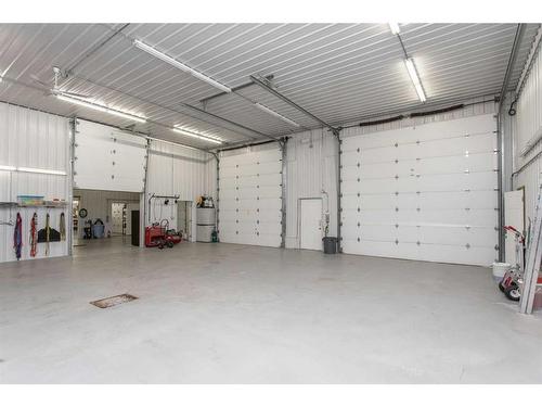 38423 Range Road 282, Rural Red Deer County, AB - Indoor Photo Showing Garage