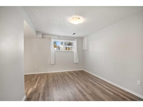 110 Westview Drive, Sylvan Lake, AB - Indoor Photo Showing Other Room