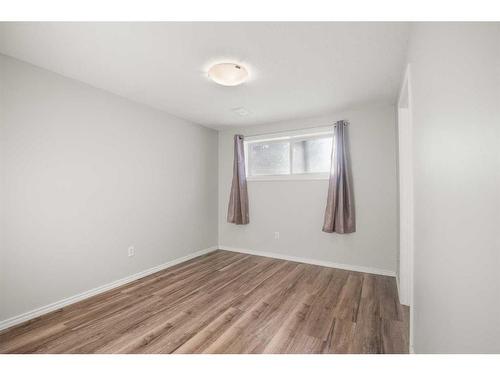 110 Westview Drive, Sylvan Lake, AB - Indoor Photo Showing Other Room