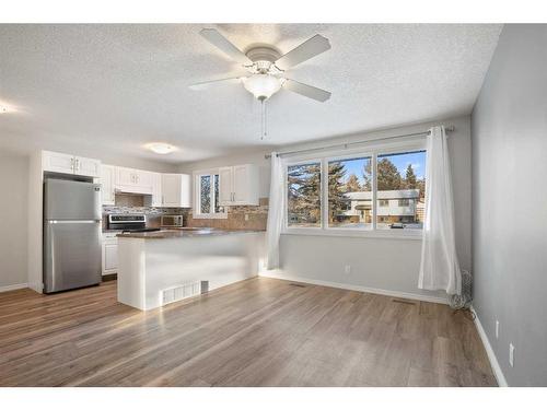 110 Westview Drive, Sylvan Lake, AB - Indoor Photo Showing Kitchen