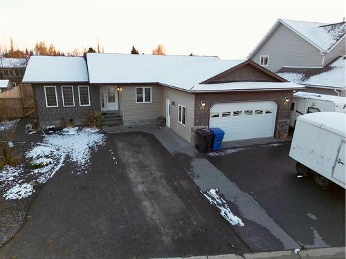 5611 52 Street Close, Eckville, AB - Outdoor