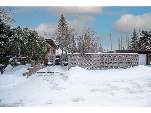 4411 35 Street, Red Deer, AB - Outdoor