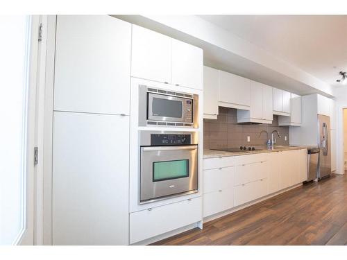 5118-2660 22 Street, Red Deer, AB - Indoor Photo Showing Kitchen