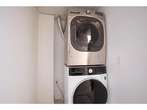 5118-2660 22 Street, Red Deer, AB - Indoor Photo Showing Laundry Room