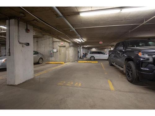 5118-2660 22 Street, Red Deer, AB - Indoor Photo Showing Garage