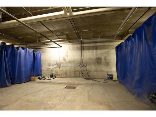 5118-2660 22 Street, Red Deer, AB - Indoor Photo Showing Garage