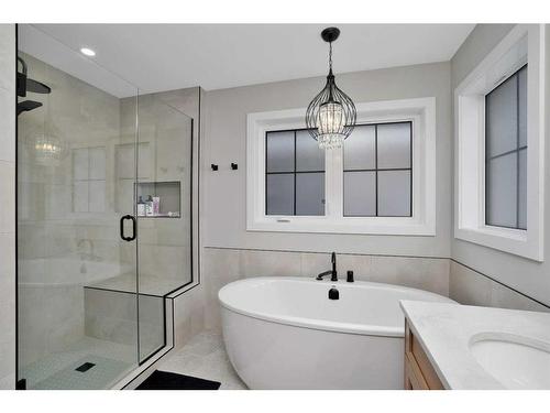 10 Songbird Green, Sylvan Lake, AB - Indoor Photo Showing Bathroom