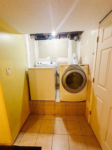 5731 56 Street, Rocky Mountain House, AB - Indoor Photo Showing Laundry Room