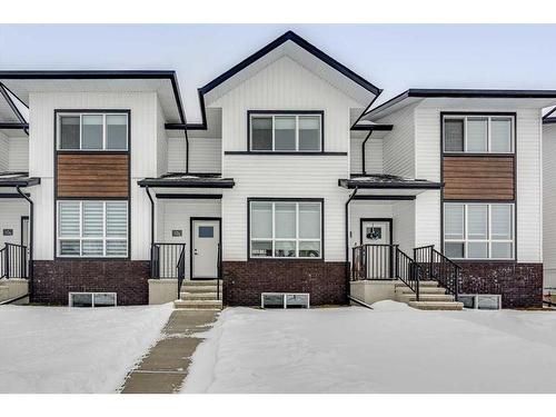 10 E Evergreen Way, Red Deer, AB - Outdoor With Facade