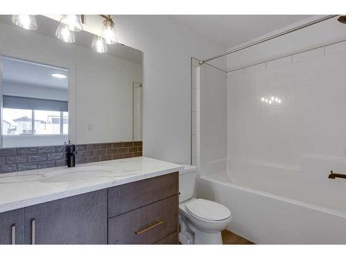 10 E Evergreen Way, Red Deer, AB - Indoor Photo Showing Bathroom