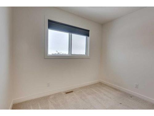 10 E Evergreen Way, Red Deer, AB - Indoor Photo Showing Other Room