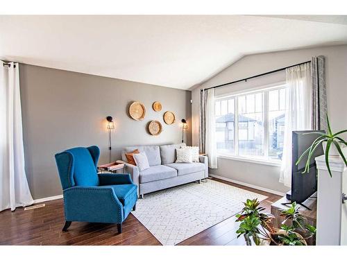 150 Cooper Close, Red Deer, AB - Indoor Photo Showing Living Room