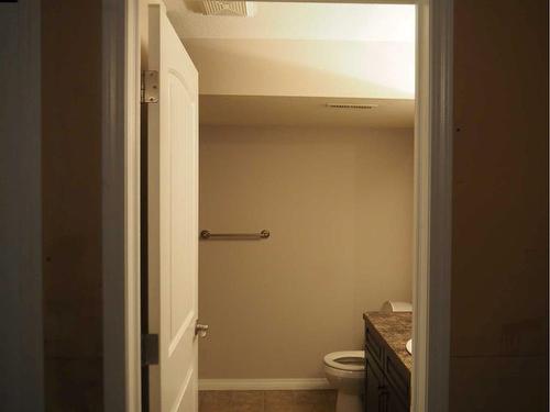 6197 Orr Drive, Red Deer, AB - Indoor Photo Showing Bathroom