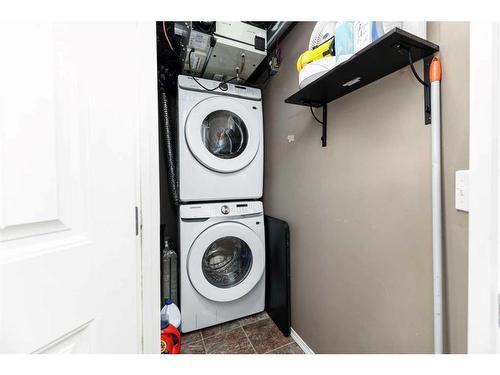 1016-31 Jamieson Avenue, Red Deer, AB - Indoor Photo Showing Laundry Room