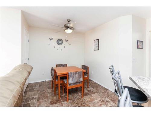 1016-31 Jamieson Avenue, Red Deer, AB - Indoor Photo Showing Dining Room