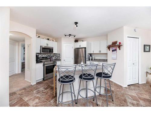 1016-31 Jamieson Avenue, Red Deer, AB - Indoor Photo Showing Kitchen