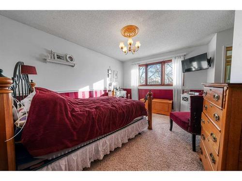 49 Wiltshire Boulevard, Red Deer, AB - Indoor Photo Showing Bedroom