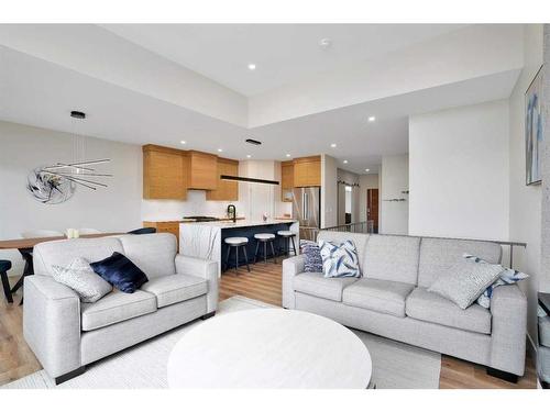 4 Cameron Court, Lacombe, AB - Indoor Photo Showing Living Room