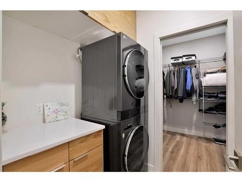 4 Cameron Court, Lacombe, AB - Indoor Photo Showing Laundry Room