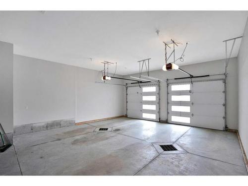 4 Cameron Court, Lacombe, AB - Indoor Photo Showing Garage