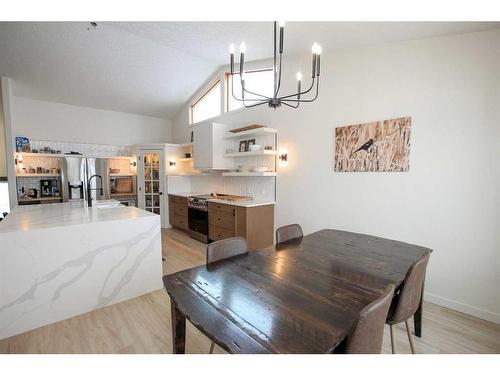 136 Ahlstrom Close, Red Deer, AB - Indoor Photo Showing Dining Room