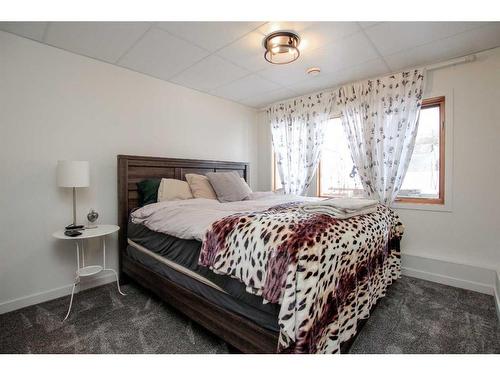 136 Ahlstrom Close, Red Deer, AB - Indoor Photo Showing Bedroom