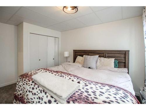 136 Ahlstrom Close, Red Deer, AB - Indoor Photo Showing Bedroom