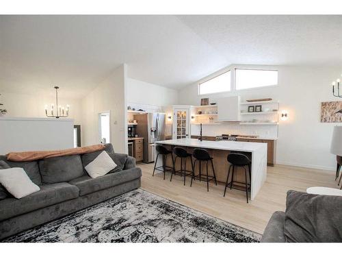 136 Ahlstrom Close, Red Deer, AB - Indoor Photo Showing Living Room