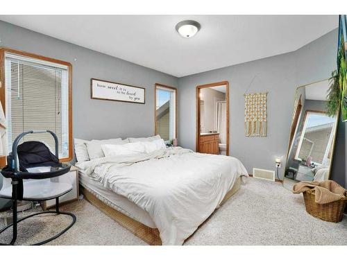 58 Jaspar Crescent, Red Deer, AB - Indoor Photo Showing Bedroom