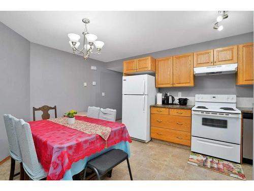 58 Jaspar Crescent, Red Deer, AB - Indoor Photo Showing Kitchen