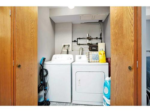 58 Jaspar Crescent, Red Deer, AB - Indoor Photo Showing Laundry Room