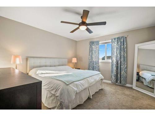 18 Cole Way, Sylvan Lake, AB - Indoor Photo Showing Bedroom