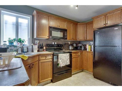 97 Inglewood Drive, Red Deer, AB - Indoor Photo Showing Kitchen