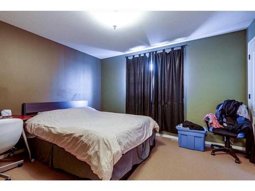 97 Inglewood Drive, Red Deer, AB - Indoor Photo Showing Bedroom