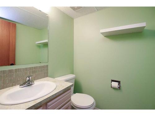 29 Abbott Close, Red Deer, AB - Indoor Photo Showing Bathroom