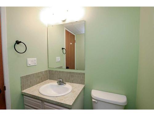 29 Abbott Close, Red Deer, AB - Indoor Photo Showing Bathroom