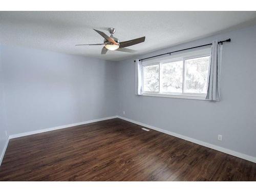 29 Abbott Close, Red Deer, AB - Indoor Photo Showing Other Room