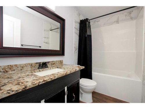 29 Abbott Close, Red Deer, AB - Indoor Photo Showing Bathroom