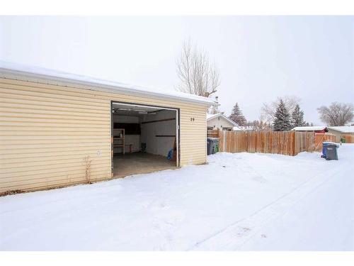 29 Abbott Close, Red Deer, AB - Outdoor