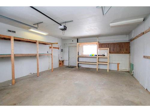 29 Abbott Close, Red Deer, AB - Indoor Photo Showing Garage